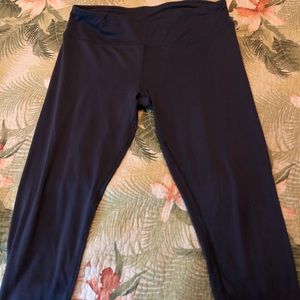 Dark grey yogalicious Capri leggings
